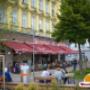 Gemütlicher Gastgarten der Gelateria Di Jimmy in 1150 Wien – Ihr beliebter Eissalon für Eis aus eigener Herstellung, veganes Eis und fruchtige Eisbecher.
